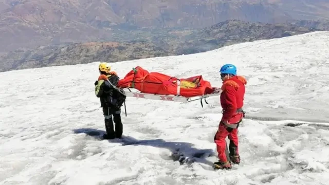 Encuentran el cuerpo momificado de un escalador estadounidense que desapareció hace 22 años en la cumbre más alta del país sudamericano