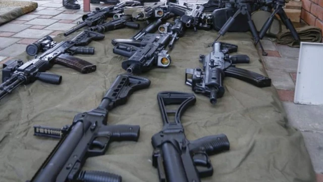 La Guardia Civil lidera la lucha europea contra el tráfico de armas en Ucrania: 300.000 han desaparecido desde el inicio de la guerr
