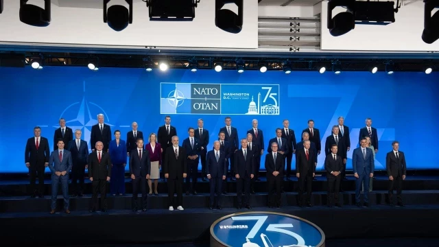 China advierte a la OTAN de que no "provoque enfrentamientos" tras cuestionar su papel en Ucrania