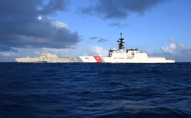 La Guardia Costera de los EE.UU. interceptan buques de la Armada de China en la costa de Alaska