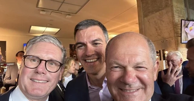 El 'selfie' de Sánchez, Scholz y Starmer en la final de la Eurocopa