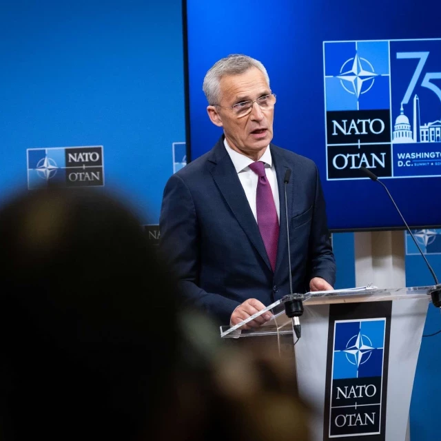 El Secretario General de la OTAN rechaza la propuesta de Polonia de derribar misiles rusos (EN)