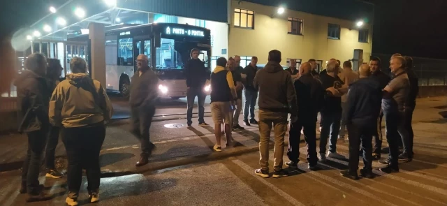 Gran seguimiento y piquetes en la estación durante la huelga de Alsa en Ferrol