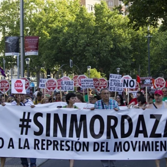 Yolanda Díaz anuncia un pacto entre Sumar y el PSOE para derogar la ley mordaza