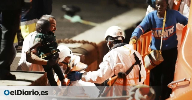 Mueren los dos niños que fueron evacuados este lunes tras llegar en cayuco a El Hierro
