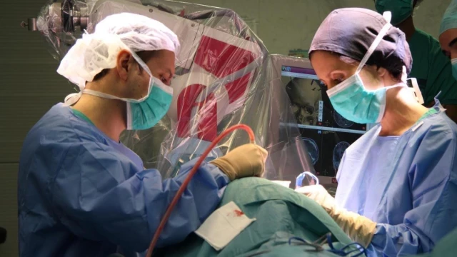 Tres personas renuncian a la eutanasia tras una cirugía experimental contra el dolor en el Hospital del Mar de Barcelona