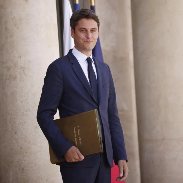 El Gobierno de Francia dimite y el grupo de la izquierda logra llegar a un acuerdo