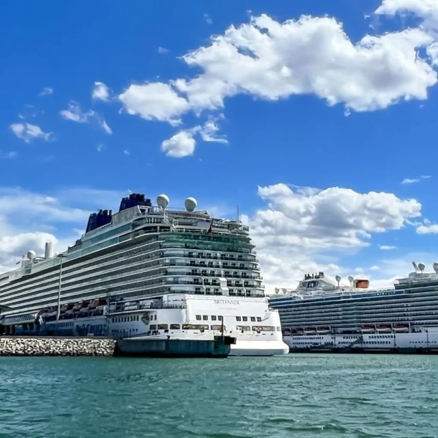 Los cruceros ya cambian sus rutas a otros países por la turismofobia en España