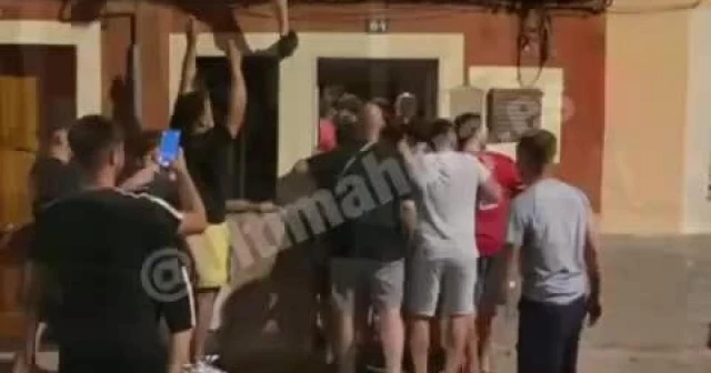 Unos 50 vecinos del Molinar intentan linchar a un grupo de argelinos acusados de una oleada de robos