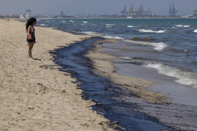 Empresas y ciudades usan el Mediterráneo como una fosa séptica y lo convierten en uno de los mares más dañados del planeta
