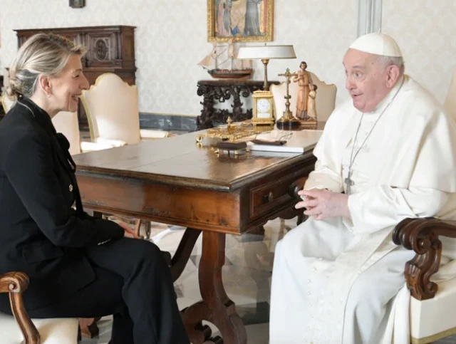 Sumar insta al Gobierno a actualizar los Acuerdos con la Santa Sede para "suprimir los privilegios" de la Iglesia