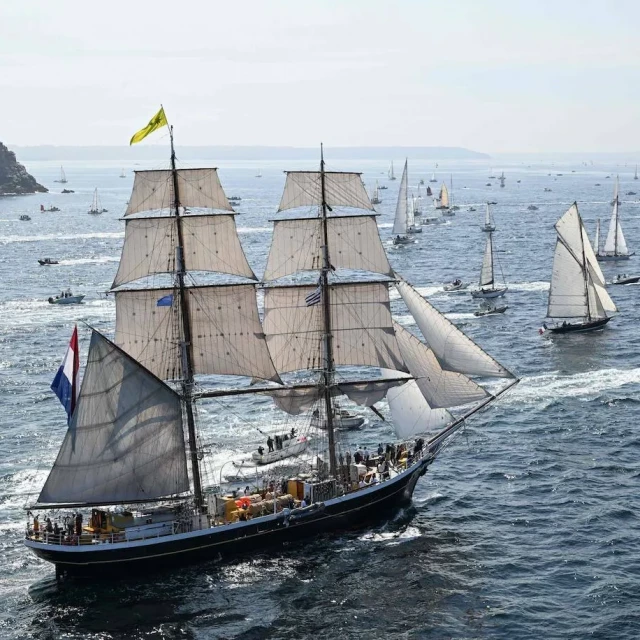 El Festival Marítimo de Brest vuelve a impresionar con sus barcos de época