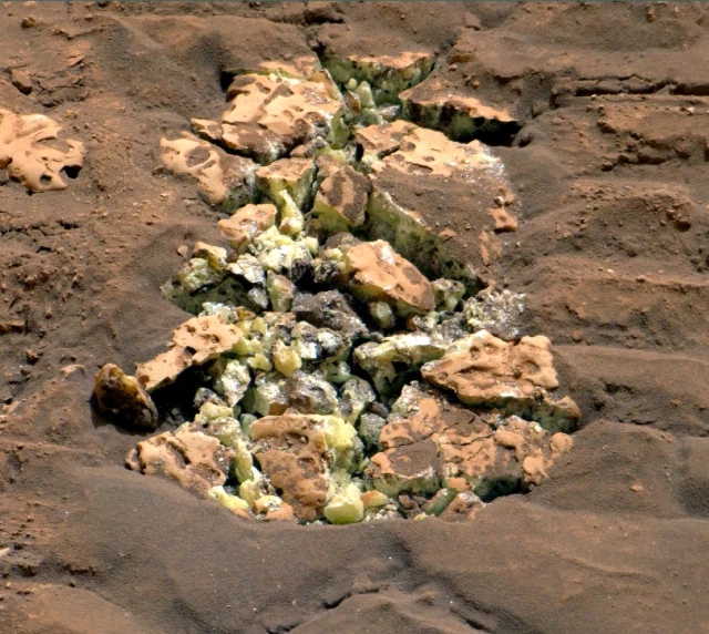 Curiosity descubre azufre puro en Marte