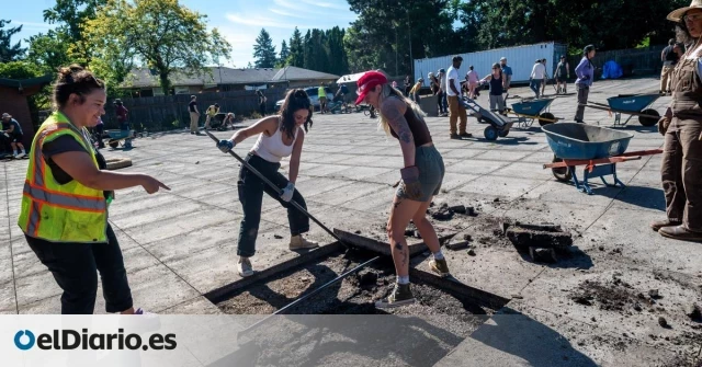 Vecinos que quitan cemento para luchar contra el calor con ayuda de la NASA