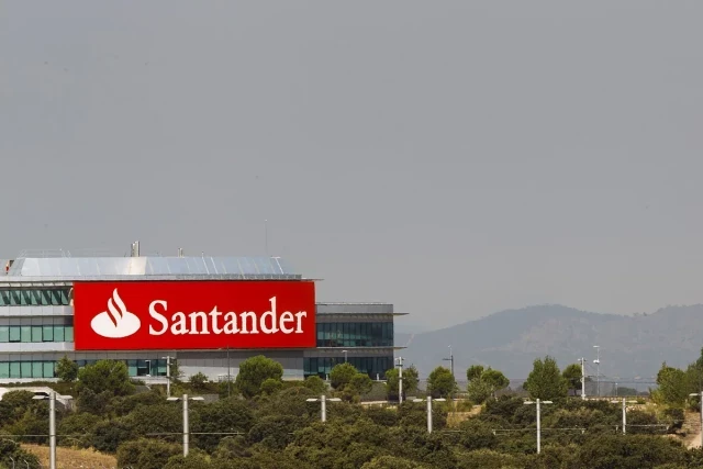 Santander, multado con 3,7 millones en Países Bajos por dar créditos "irresponsables"