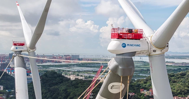 China instala una turbina eólica gigante construida para aprovechar la potencia de los huracanes [ENG]