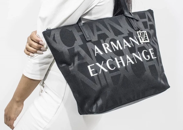 Armani y Dior, cuando el lujo es miseria