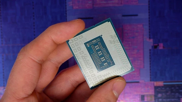 Intel admite problemas de voltaje inadecuado en la generación 13 y 14, parcheará los problemas de estabilidad en agosto