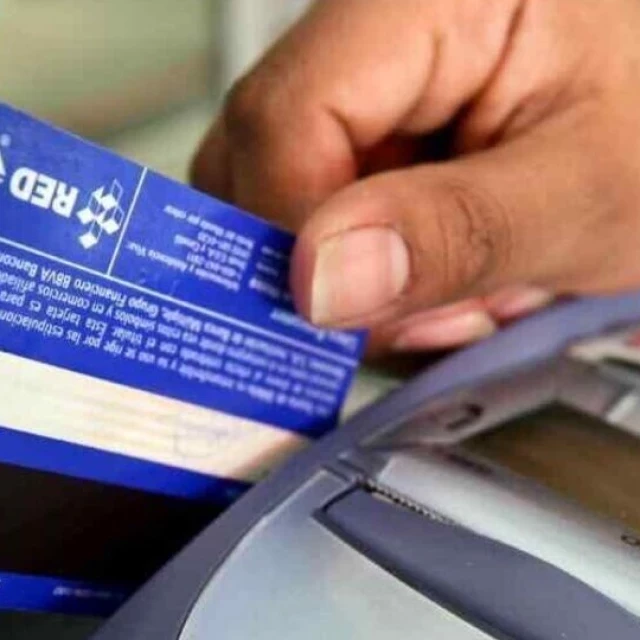 Argentina, 9 de cada 10 familias se endeudaron con tarjetas de crédito para comprar comida