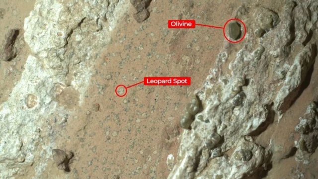 La NASA anuncia el hallazgo de "señales" en una roca de Marte "que podrían indicar presencia de vida hace miles de millones de años"