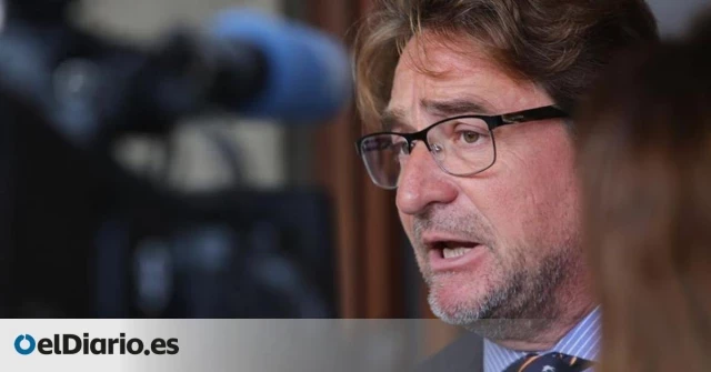 El juicio contra Carlos Sosa por informar sobre el exjuez corrupto Alba “atenta contra la libertad de prensa”, según el instituto internacional de periodistas