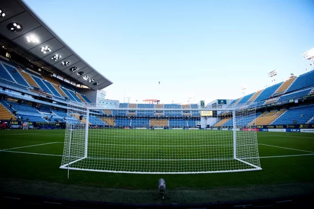 El Ayuntamiento del PP de Cádiz recupera el nombre franquista para el estadio de la ciudad