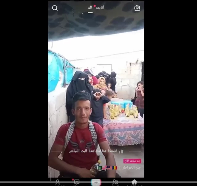 “Tengo que estar horas de pie ante la cámara con otros niños para que los ‘tiktokers’ logren apoyos”: así explotan a desplazados sirios en la red social a cambio de comida