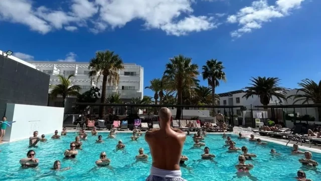 La afluencia de turistas obliga a restringir el consumo de agua en Lanzarote