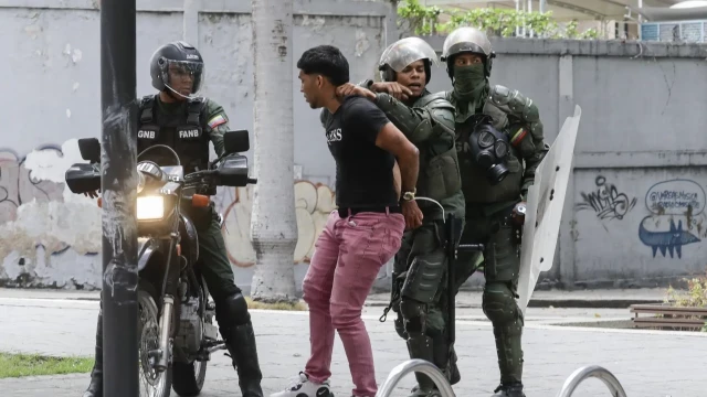 Españoles en Venezuela: "Están disparando a matar, no les importa contra quién"