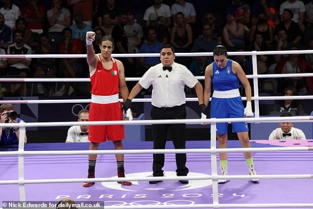 La boxeadora argelina Imane Khelif gana su primer combate en los Juegos Olímpicos tras ser autorizada a competir en la prueba femenina a pesar de la disputa por su elegibilidad  [ENG]