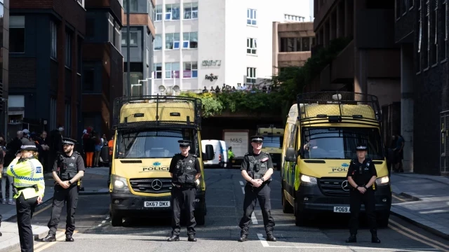 La justicia británica desvela la identidad del asesino de Southport para frenar la ola de disturbios