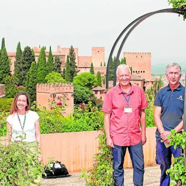 Una mañana con los jardineros de la Alhambra y el Generalife