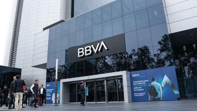 CCOO y UGT alertan de la pérdida de miles de puestos de trabajo si se consuma la fusión BBVA-Sabadell