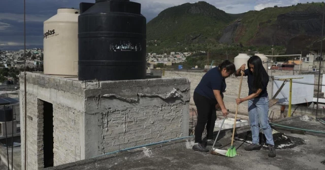 En Ciudad de México, mujeres que captan agua de lluvia ayudan a compensar por la sequía