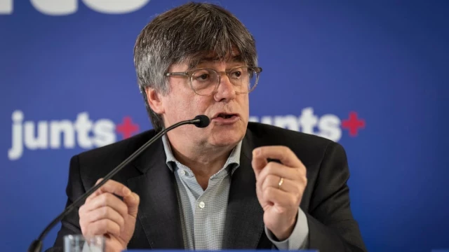 Puigdemont confirma que regresará a España para el debate de investidura de Illa y da por hecho que será detenido