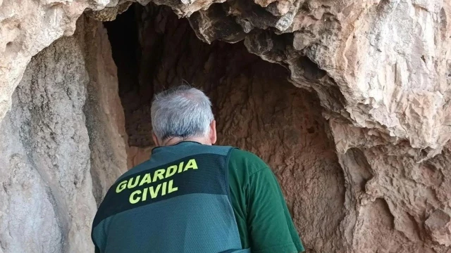 La Guardia Civil investiga a un vecino de Los Villares (Jaén) por echar agua a unas pinturas rupestres de 6.000 años
