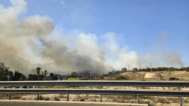 Declarado incendio forestal en Benidorm