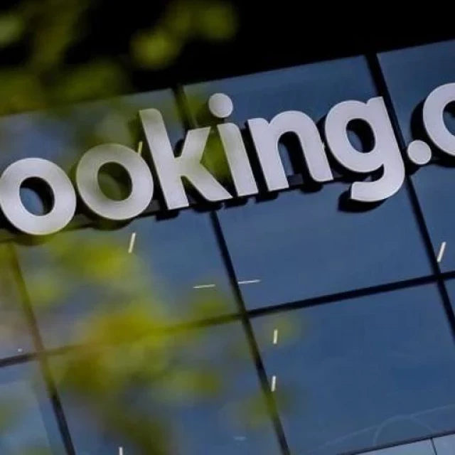 Así funciona Booking, el gigante de las reservas al que los hoteles han declarado la guerra