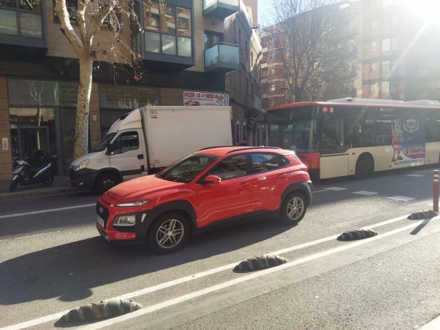 La CGT denuncia que 16 buses eléctricos de TMB no circulan por problemas con la batería