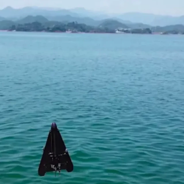 Así es Nezha-SeaDart, un dron autónomo que va igual de rápido en el aire como en el agua