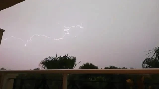 Prohibida toda actividad al aire libre en Mallorca, epicentro de las tormentas: "Lo peor de la DANA está por llegar"