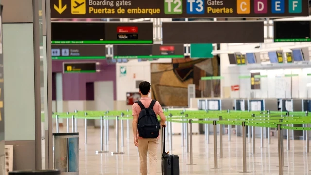 Madrid pide al Gobierno reforzar los controles en el aeropuerto de Barajas por el avance de la viruela del mono