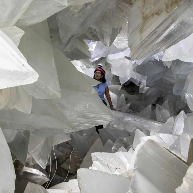 Así es la mayor cueva del mundo forrada de cristales, y está en España