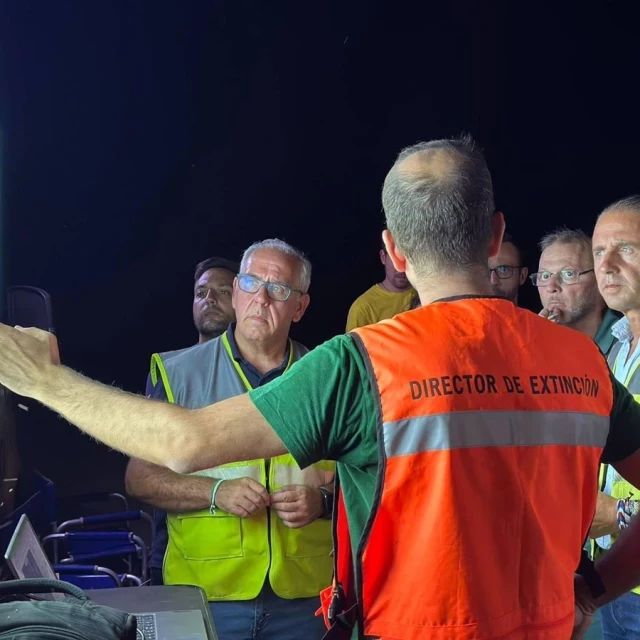 El incendio de Andújar (Jaén) afecta a más de 700 hectáreas y obliga a evacuar a "entre 400 y 500 personas"