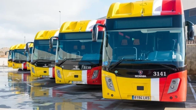 Un pasajero que dormía en un autobús de Baleares agrede a un conductor cuando le despertó