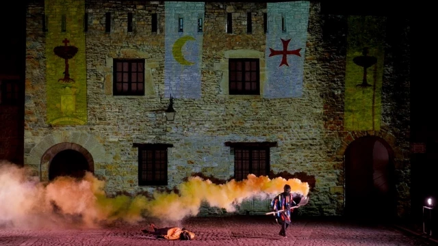 Solemnidad y emoción en la antesala de la celebración de los 1300 años de historia de L'Ainsa. (ARA)