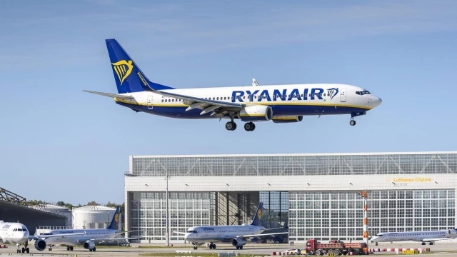 Una familia de Baleares reclama 1.600 euros a Ryanair por maltrato a bordo y retraso del vuelo