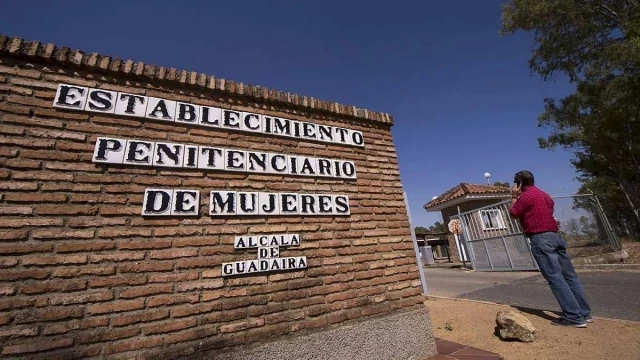 Retrato de las enfermeras de prisiones: un colectivo "abandonado a la deriva" y luchando por su reconocimiento laboral