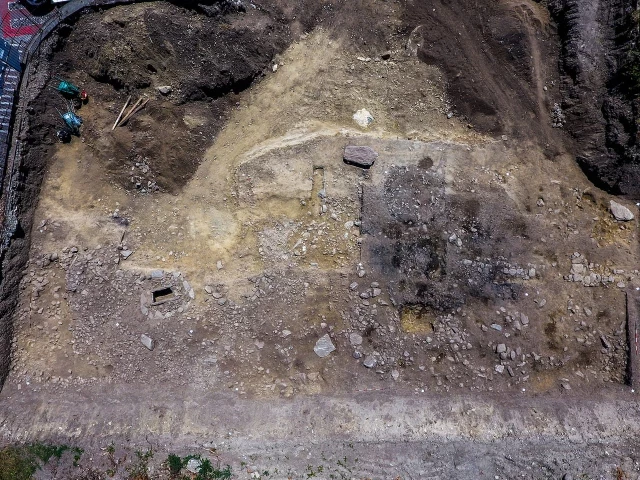 Un santuario de finales de la Edad del Cobre con una estela historiada, encontrado en el norte de Italia