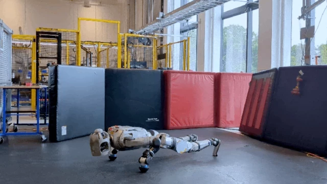 Un robot de Boston Dynamics ahora hace flexiones